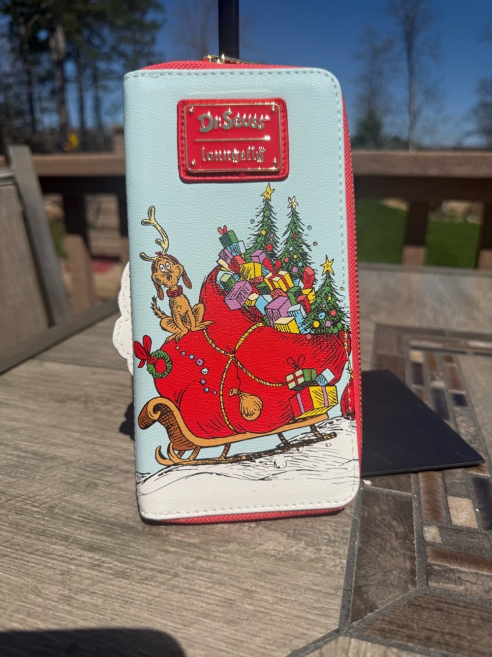 EUC Loungefly Dr. Seuss The Grinch Loves The Holidays Zip Around Wallet